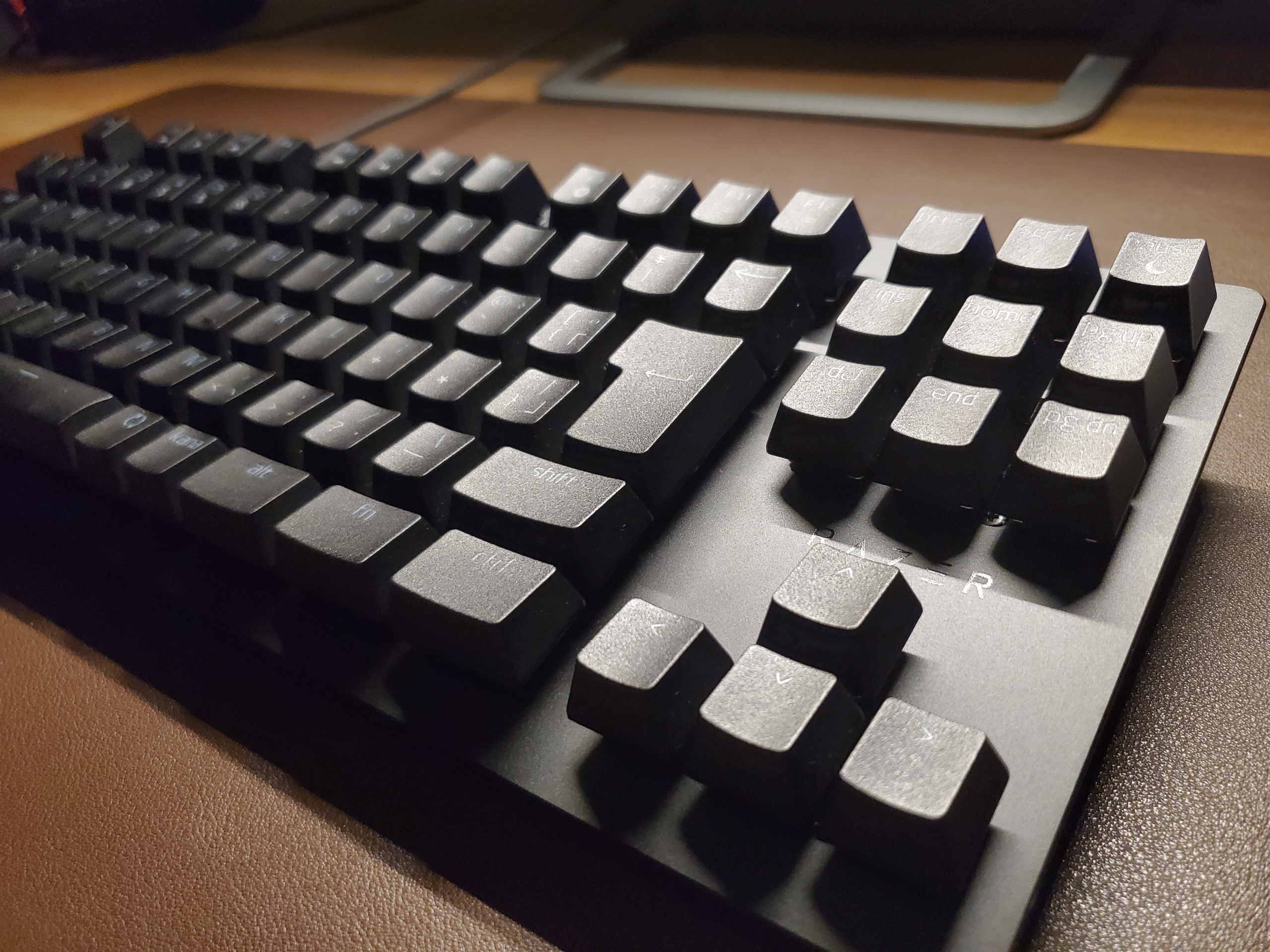 PC周辺機器Razer Huntsman V2 TKL JP リニア（付属品完備）